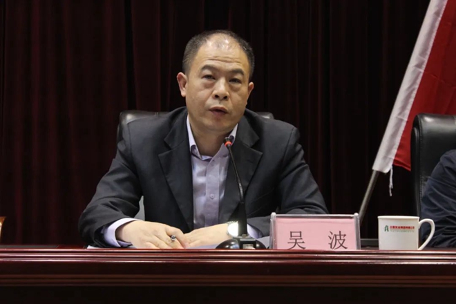 起而学之增才干 抬高坐标创一流0.jpg