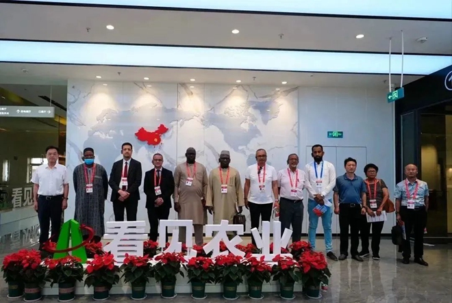 非洲国家城市代表团莅临红星考察交流
